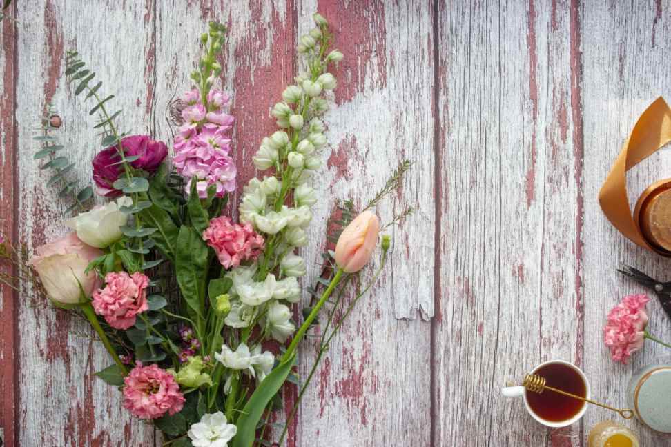 The Art of Floral Arranging: Creating Stunning Bouquets